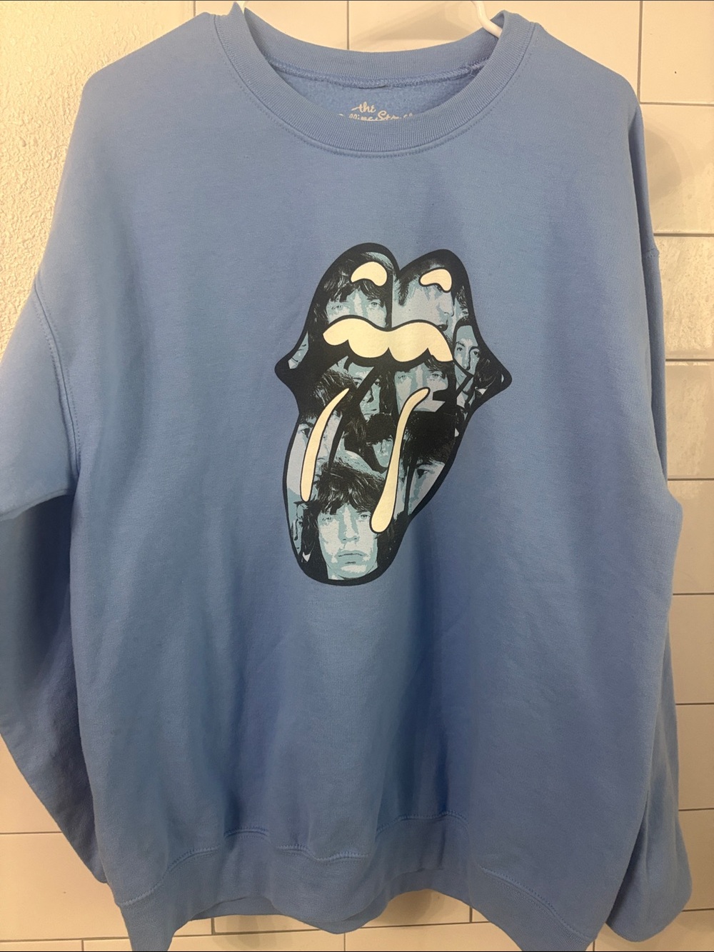 Unbranded Men’s Light Blue Graphic Crewneck Sweatshirt